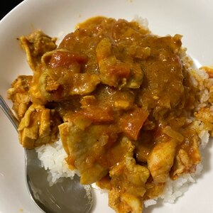 カレー粉だけでも本格的！バターチキンカレー